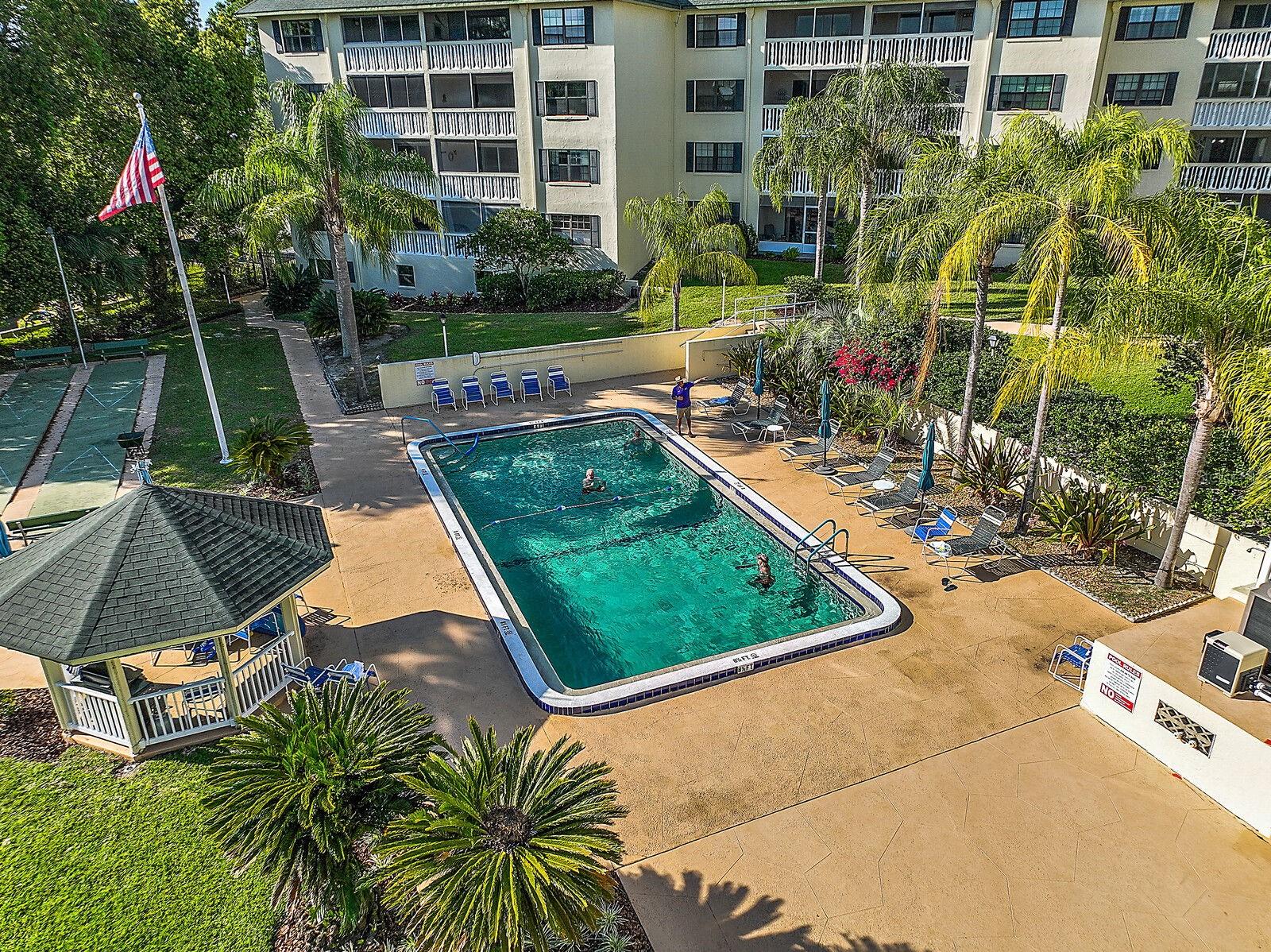 MOUNT DORA SOUTHERN OAKS CONDO - Residential