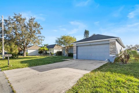 A home in WINTER HAVEN