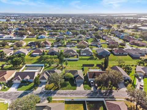 A home in WINTER HAVEN