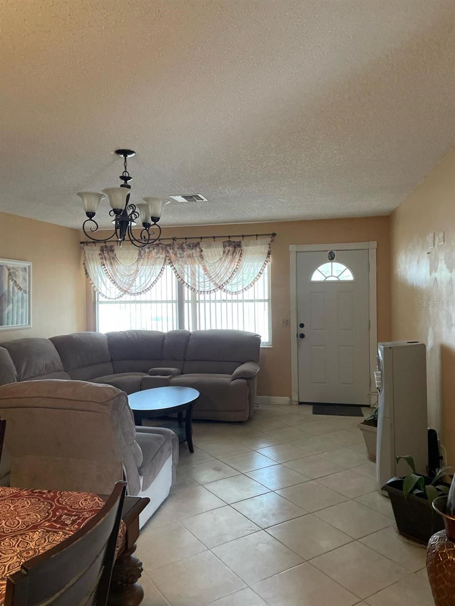 2113 GREENBRIAR BOULEVARD