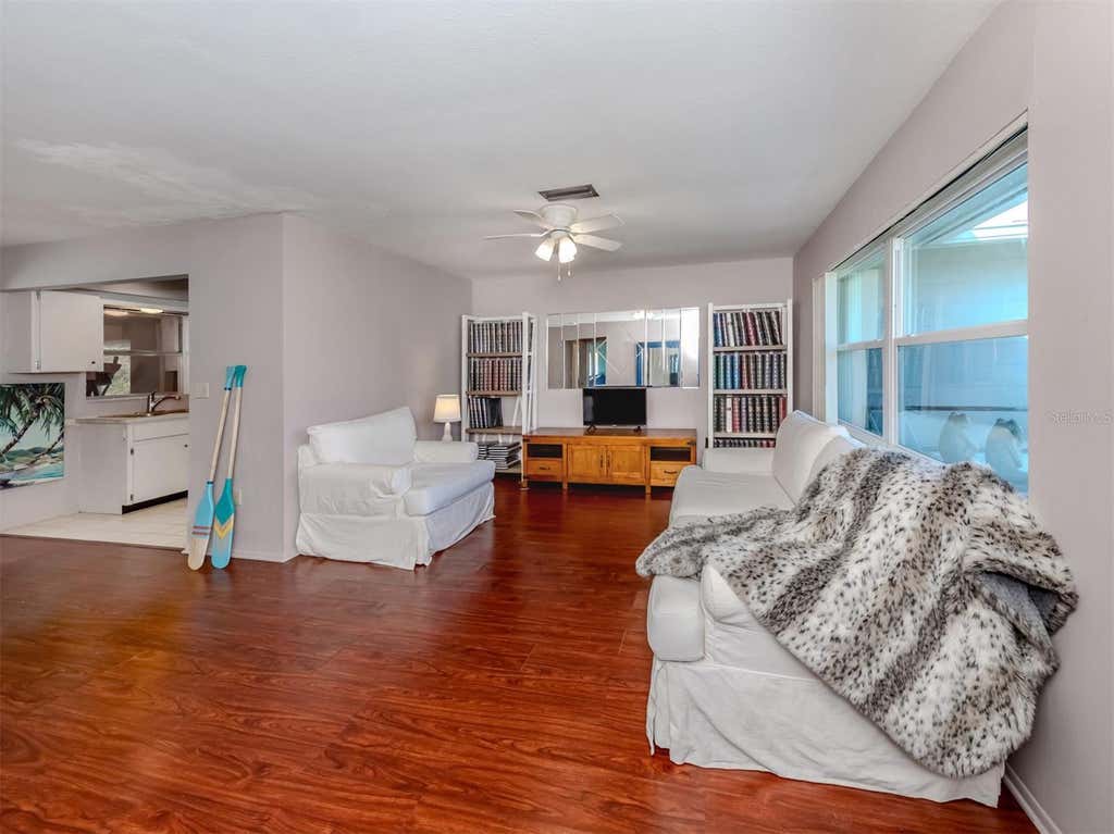 Photo of 424 Center Road, Venice, FL 34285 (MLS # N6145318)