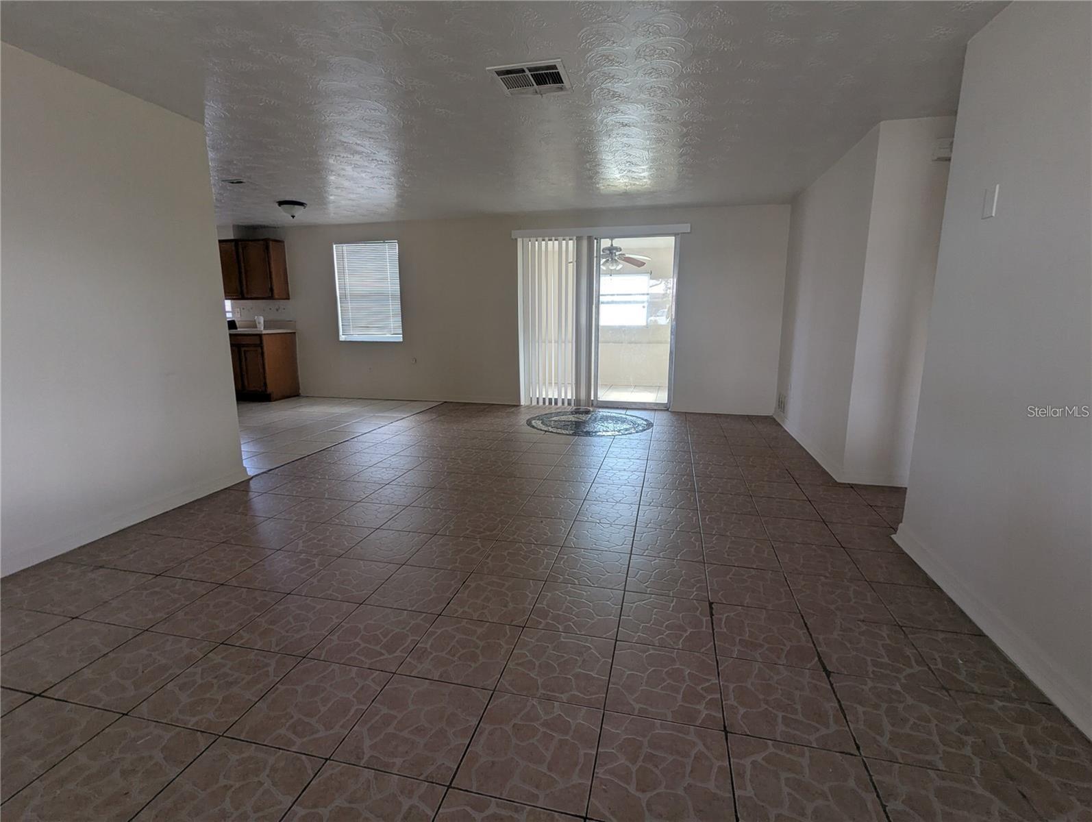 TAHITIAN HOMES - Residential Lease