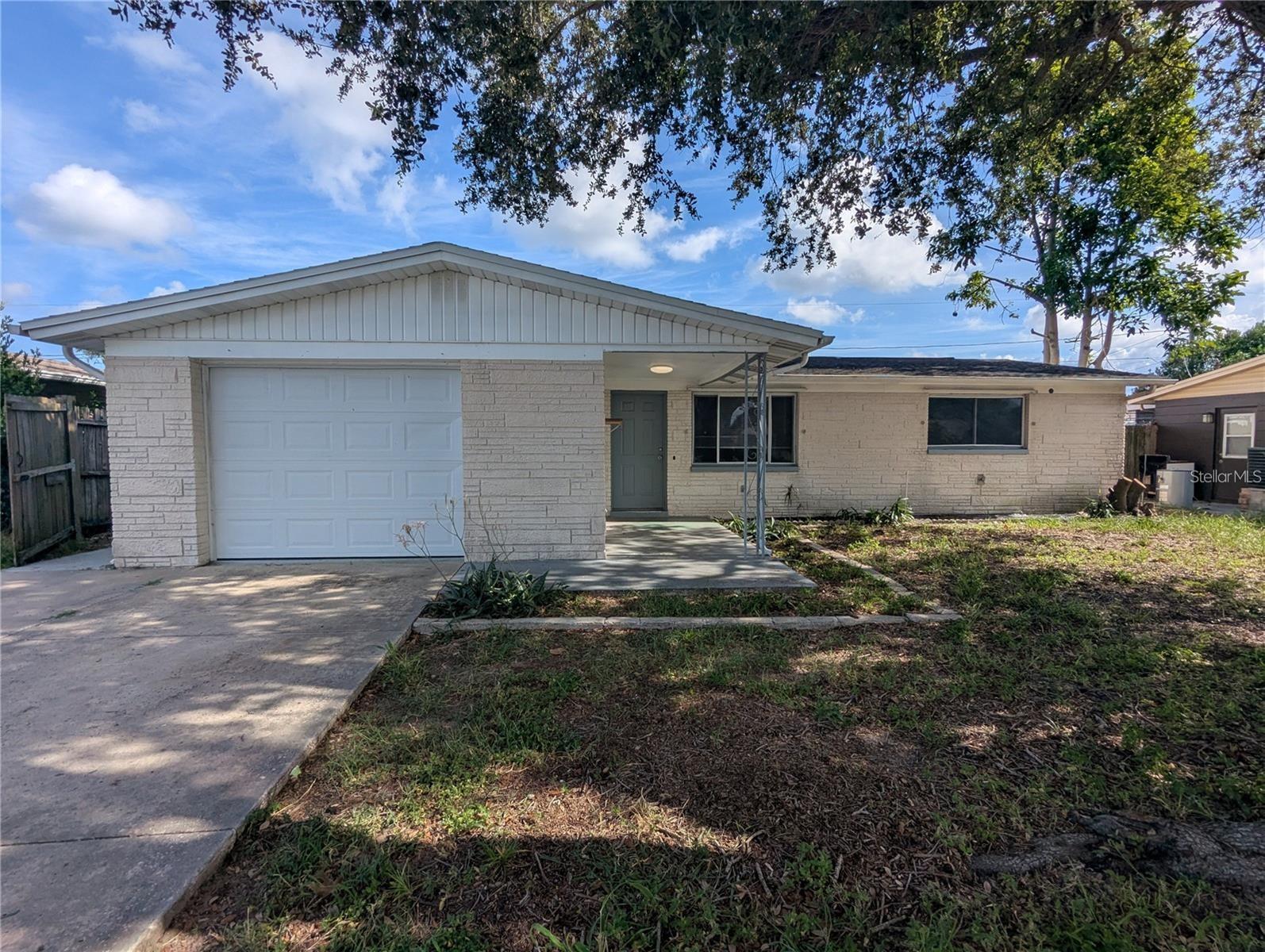 TAHITIAN HOMES - Residential Lease