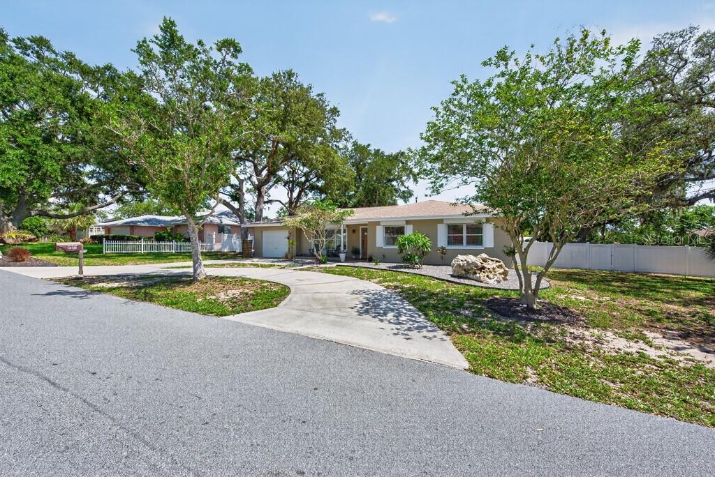 BAYVIEW ESTATES OF INDIAN ROCKS 5TH ADD - Residential