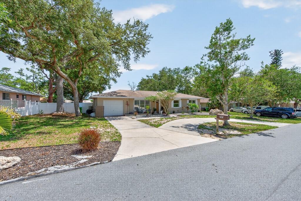 BAYVIEW ESTATES OF INDIAN ROCKS 5TH ADD - Residential