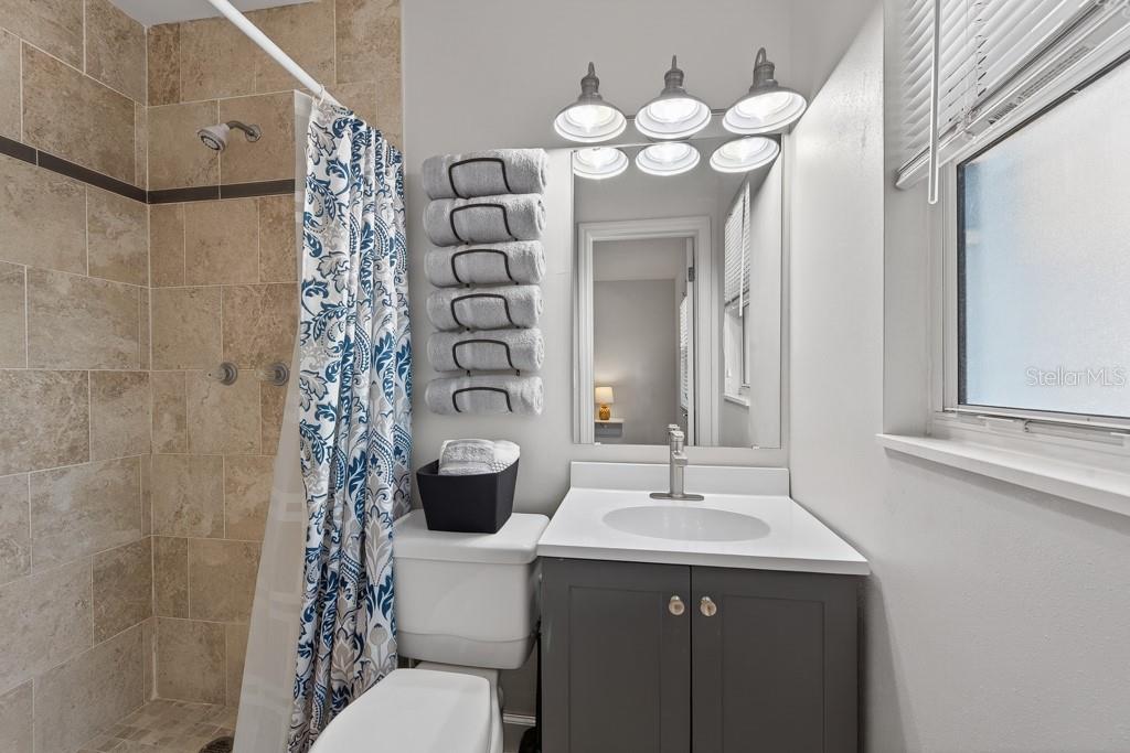 BAYVIEW ESTATES OF INDIAN ROCKS 5TH ADD - Residential