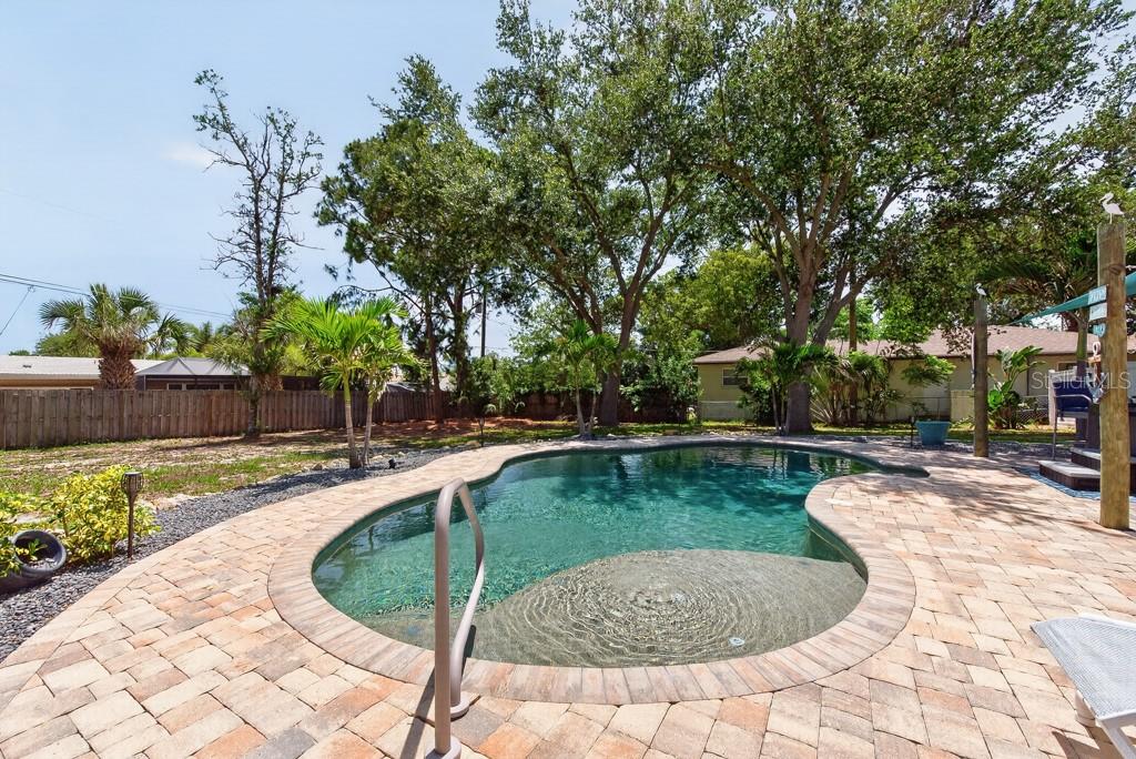 BAYVIEW ESTATES OF INDIAN ROCKS 5TH ADD - Residential