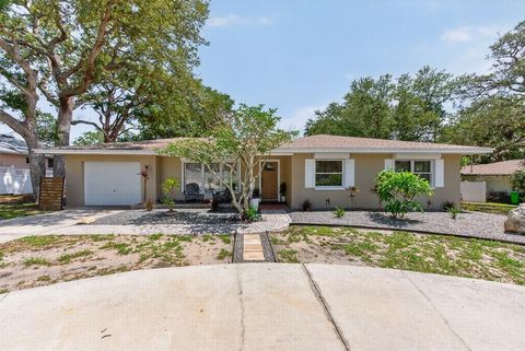 Photo of 14728 Bay Drive, Largo, FL 33774 (MLS # TB8513588)