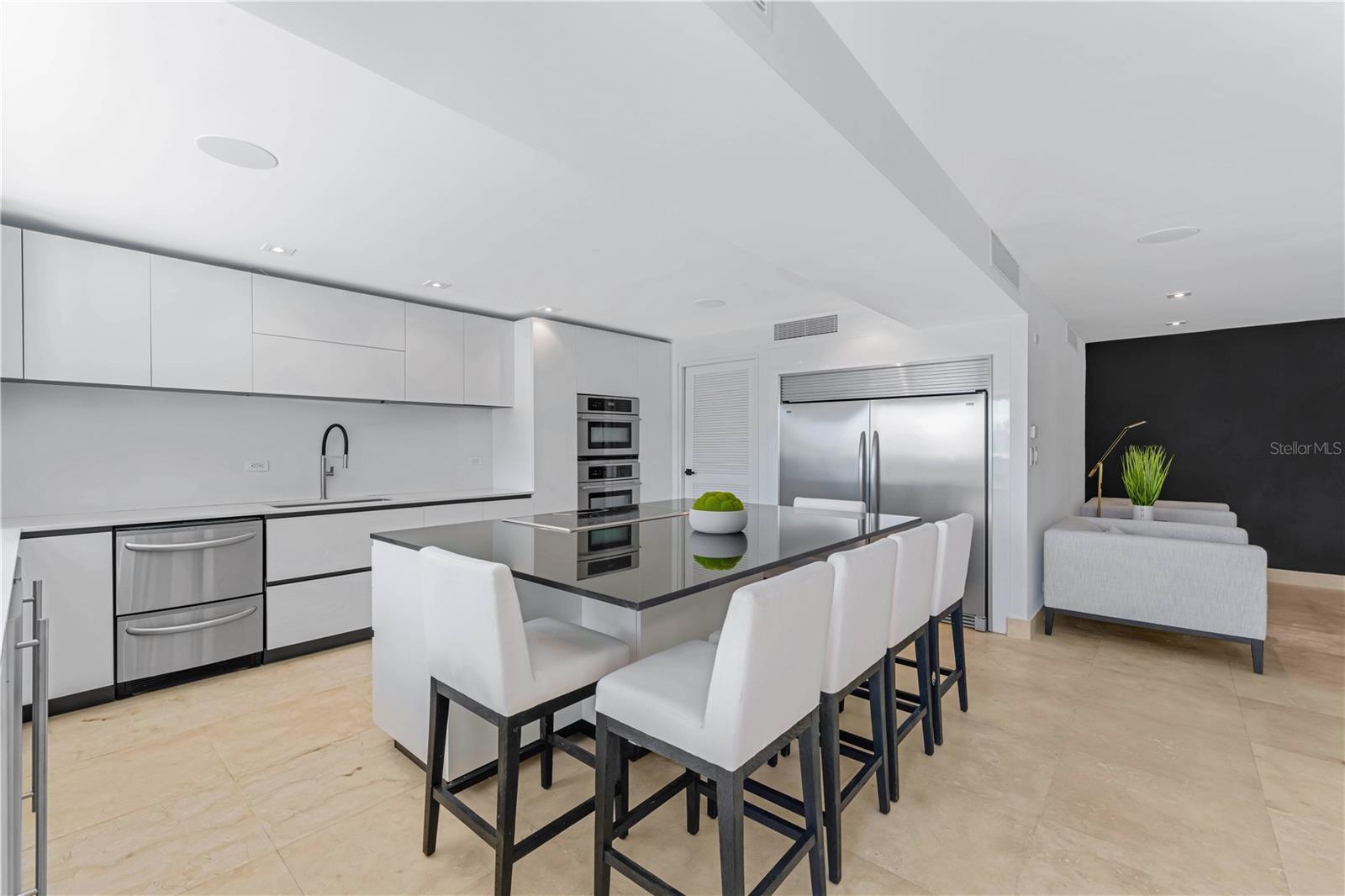 103-105 DE DIEGO AVENUE 701-702N