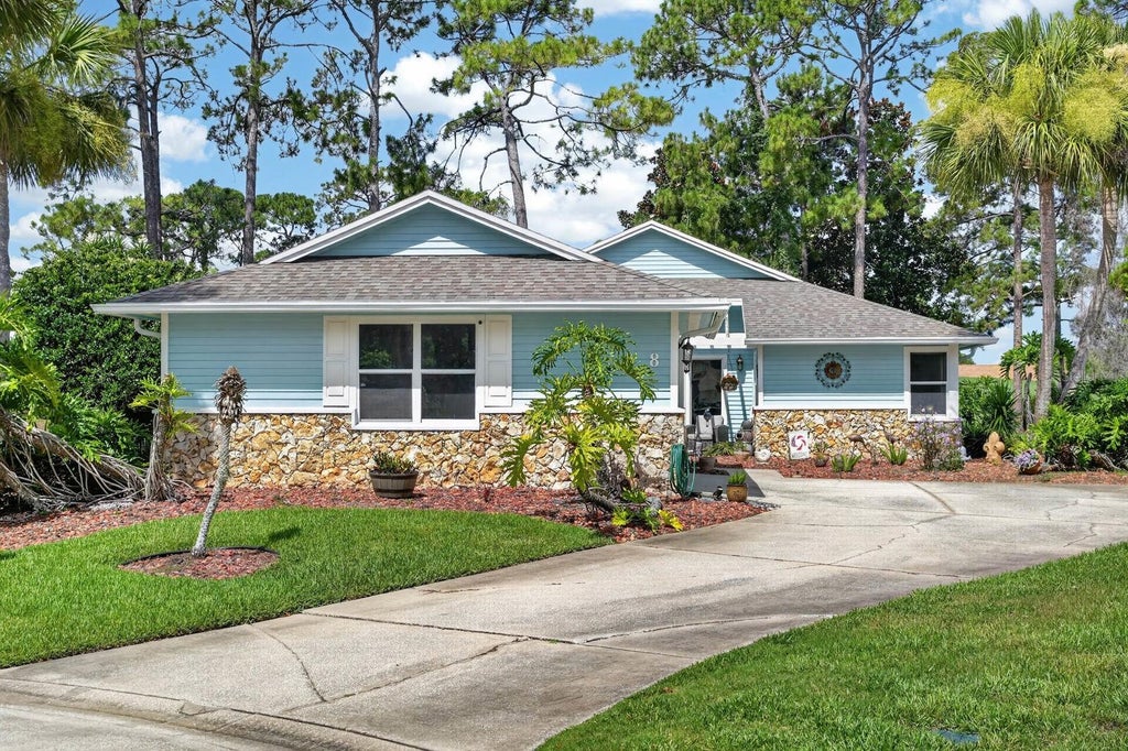 Photo of 8 Jasmine Run, Ormond Beach, FL 32174 (MLS # V4950081)