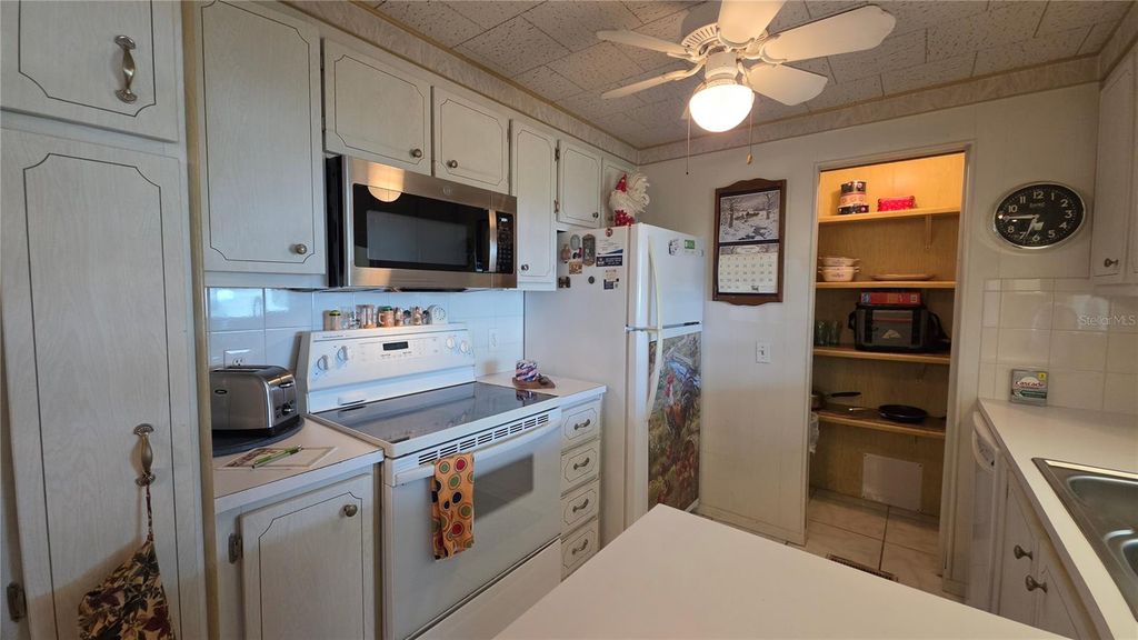 Photo of 5406 Bali Court, Bradenton, FL 34207 (MLS # A4700463)