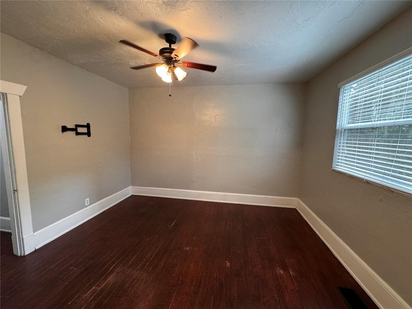 SMOCKS REDIV - Residential Lease