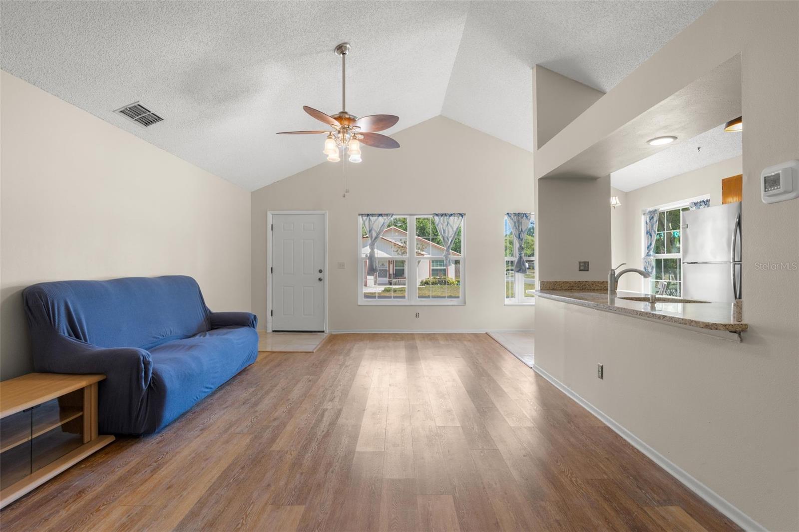 3753 MACKENZIE COURT