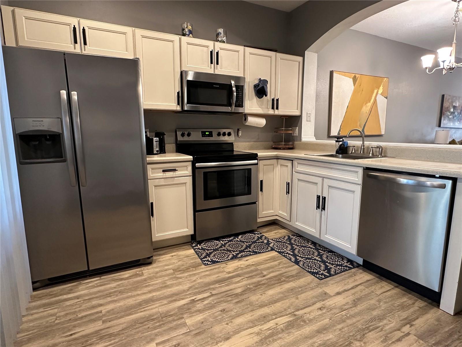 KINGS LAKE TWNHMS - Residential