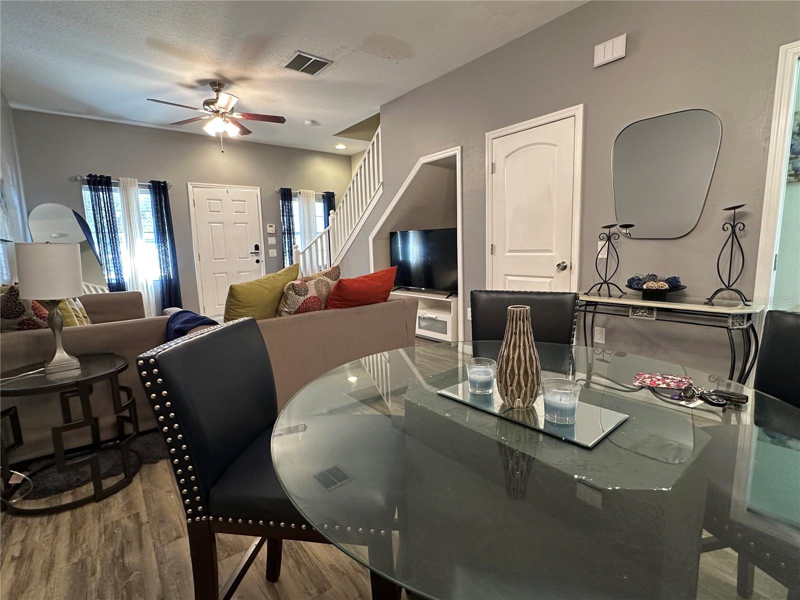 KINGS LAKE TWNHMS - Residential