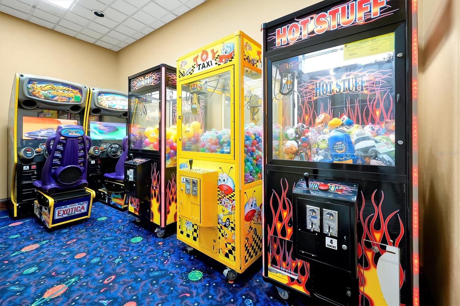 8303 RESORT - Residential