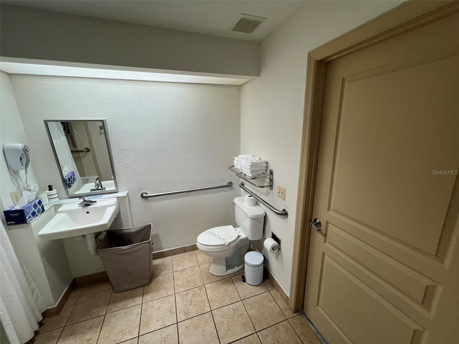 8303 RESORT - Residential