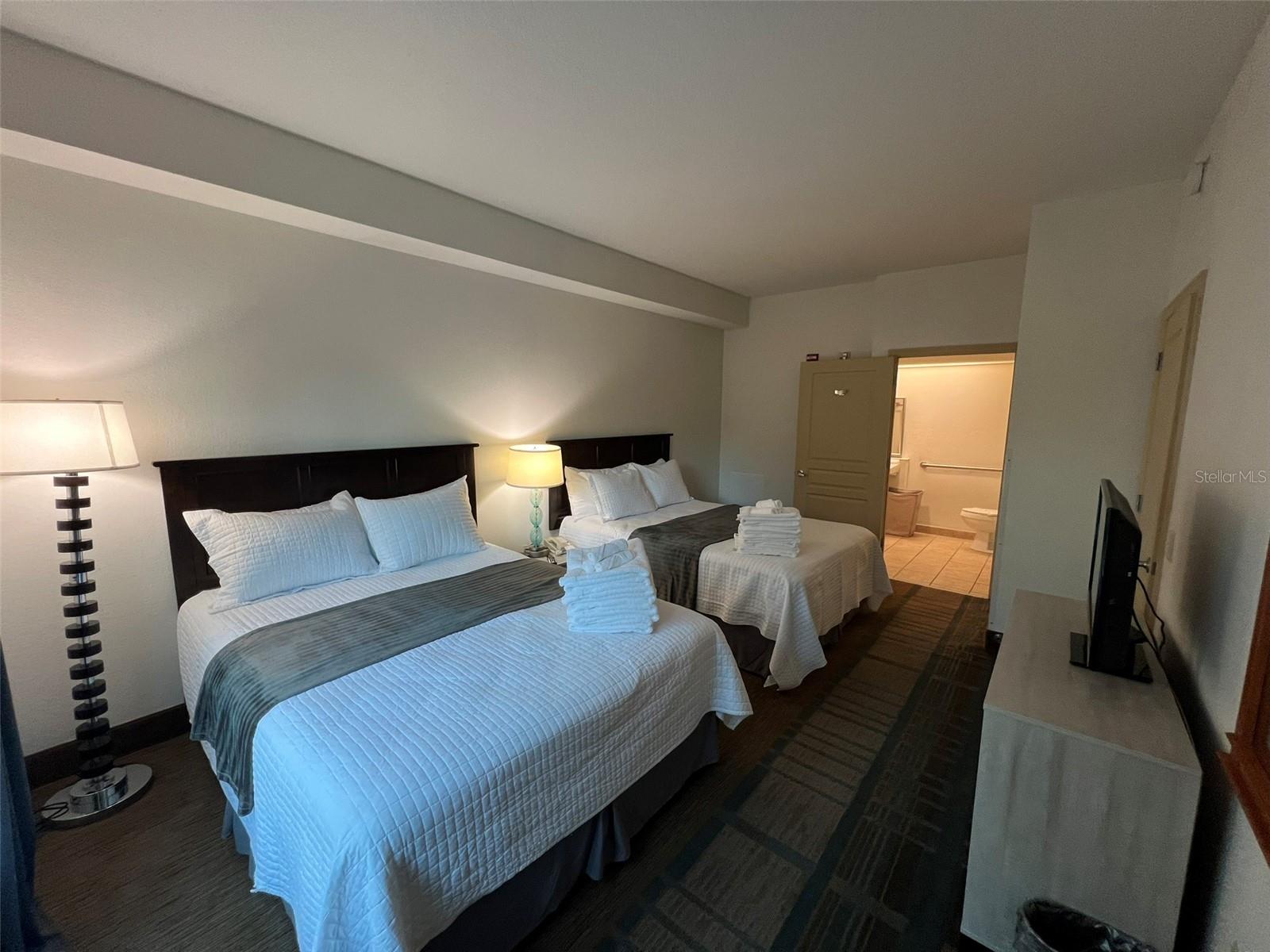 8303 RESORT - Residential