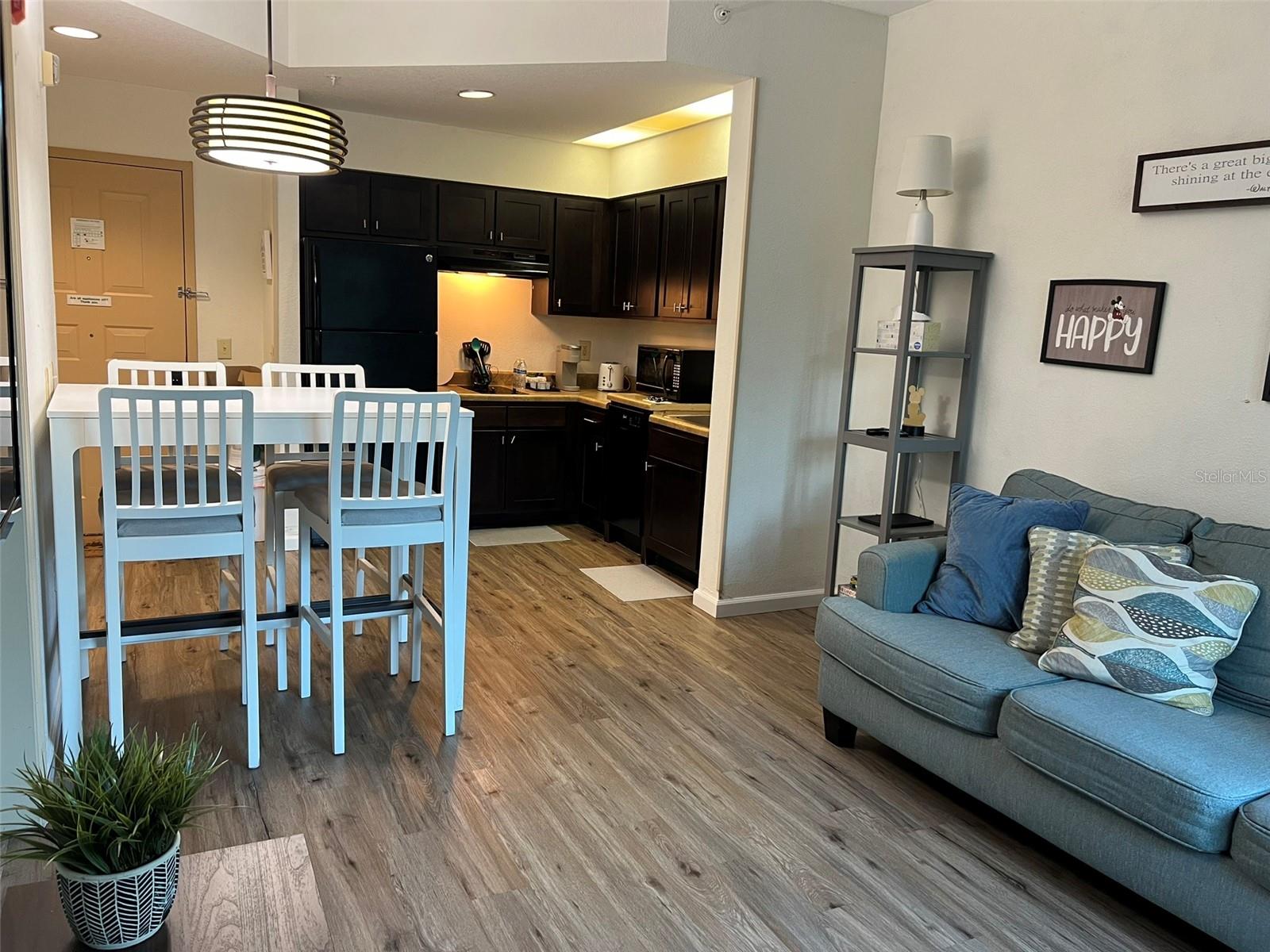 8303 RESORT - Residential