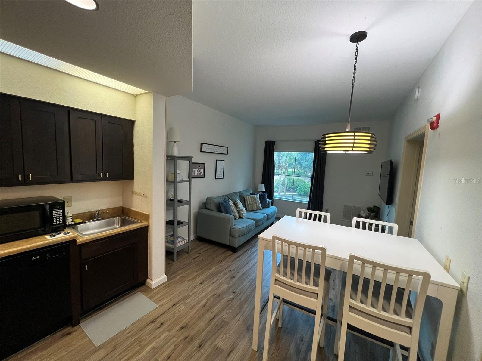 8303 RESORT - Residential