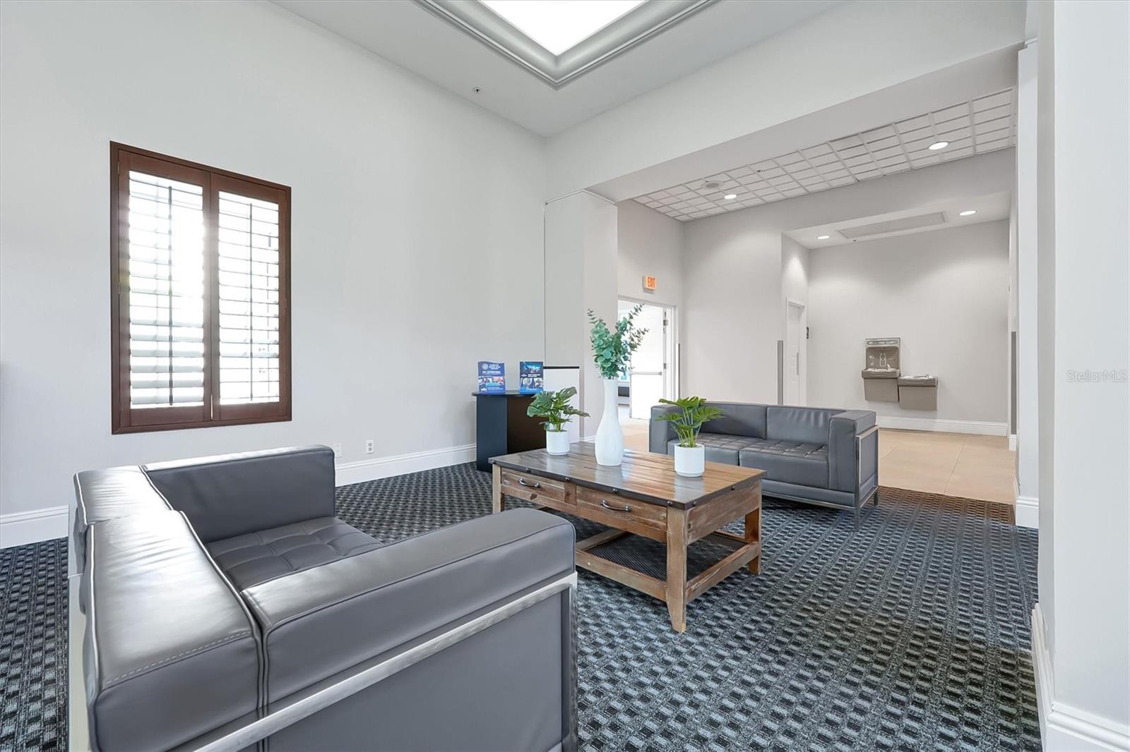 8303 RESORT - Residential