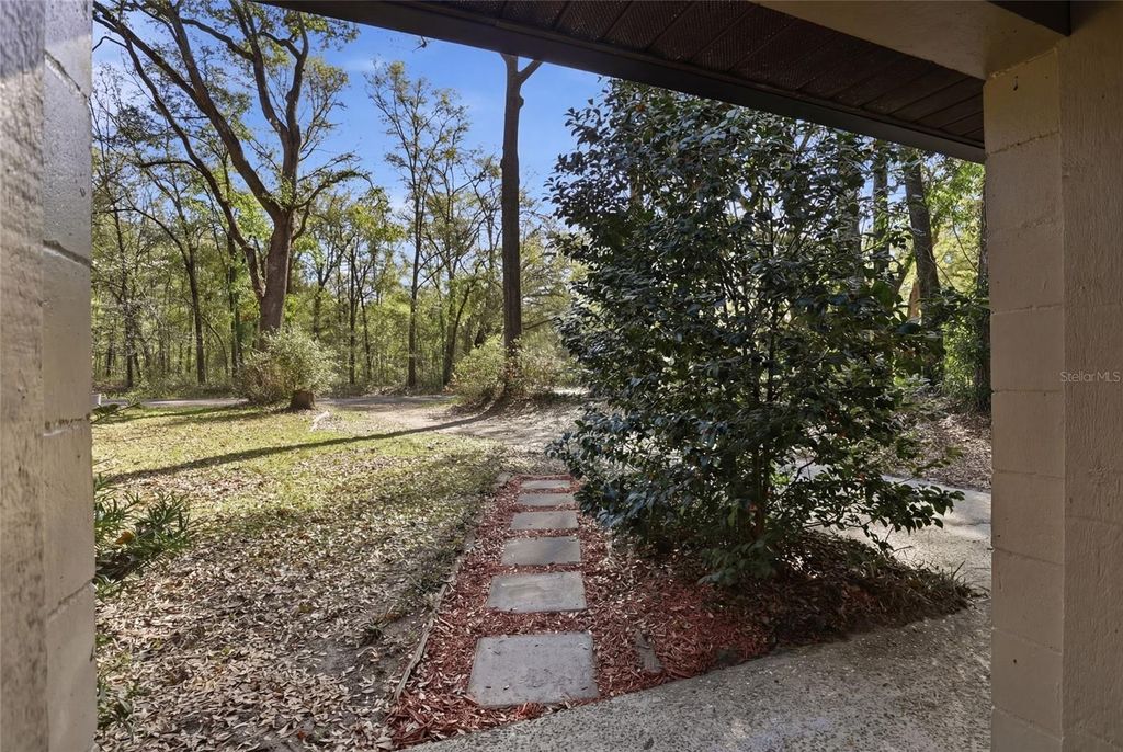 Photo of 11908 NW 164th Terrace, Alachua, FL 32615 (MLS # GC538471)