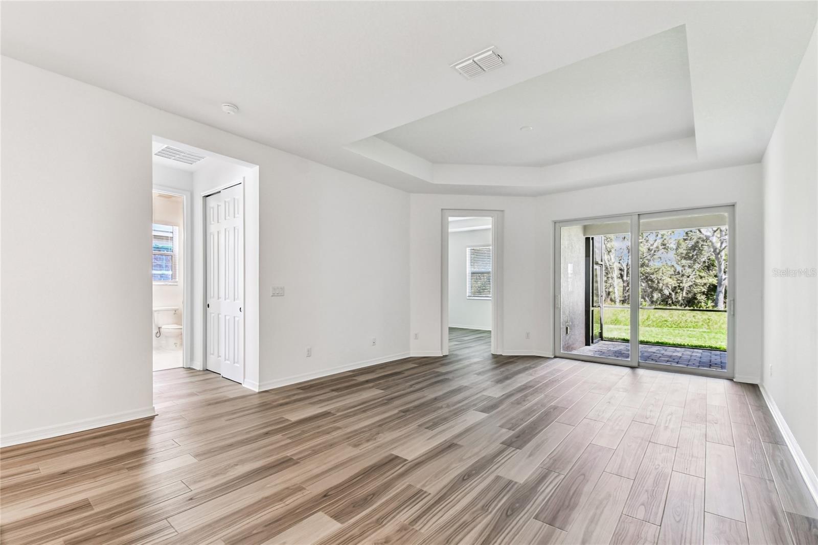 SWEETWATER VILLAS AT LAKEWOOD RANCH - Residential