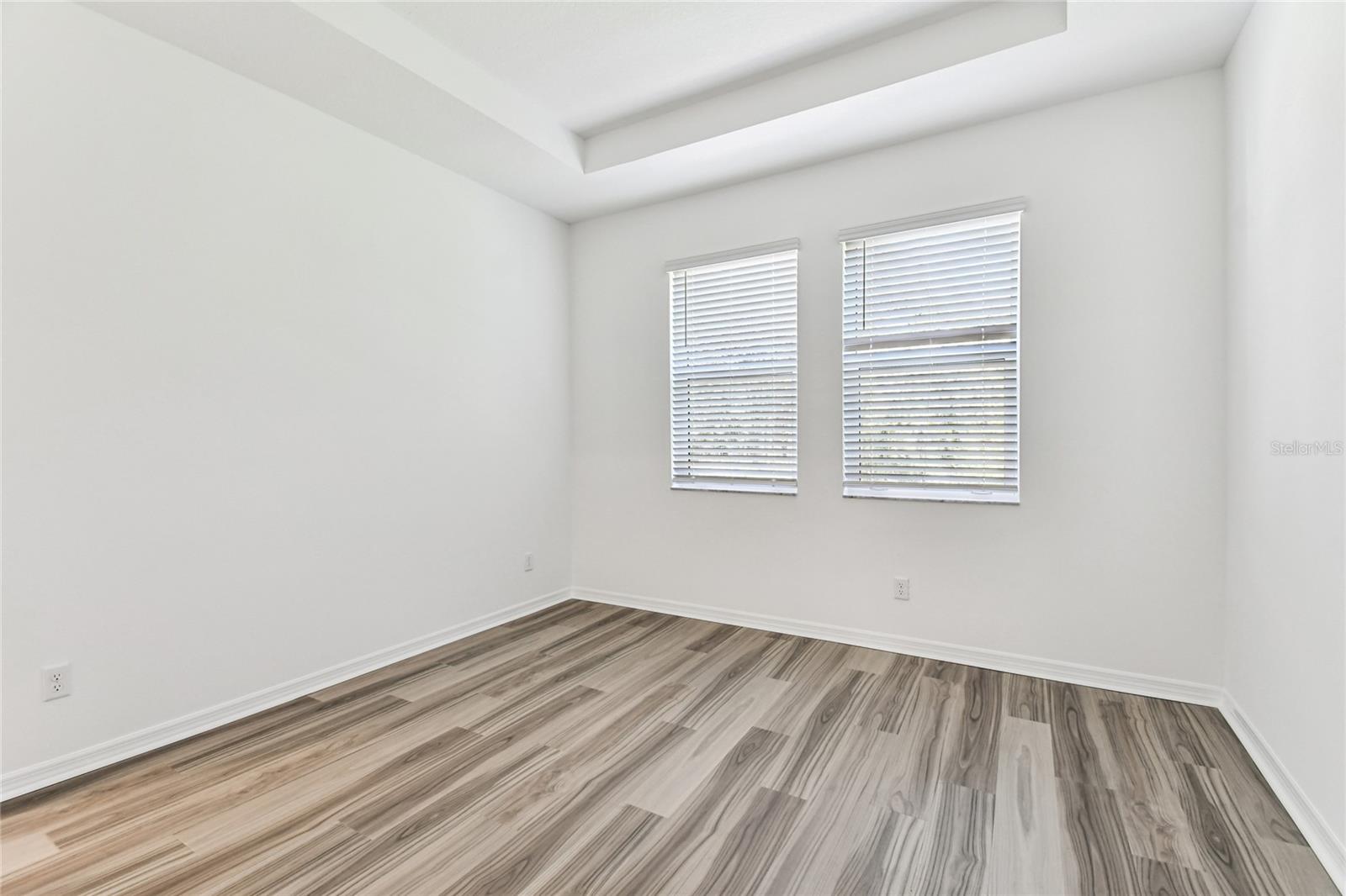 SWEETWATER VILLAS AT LAKEWOOD RANCH - Residential