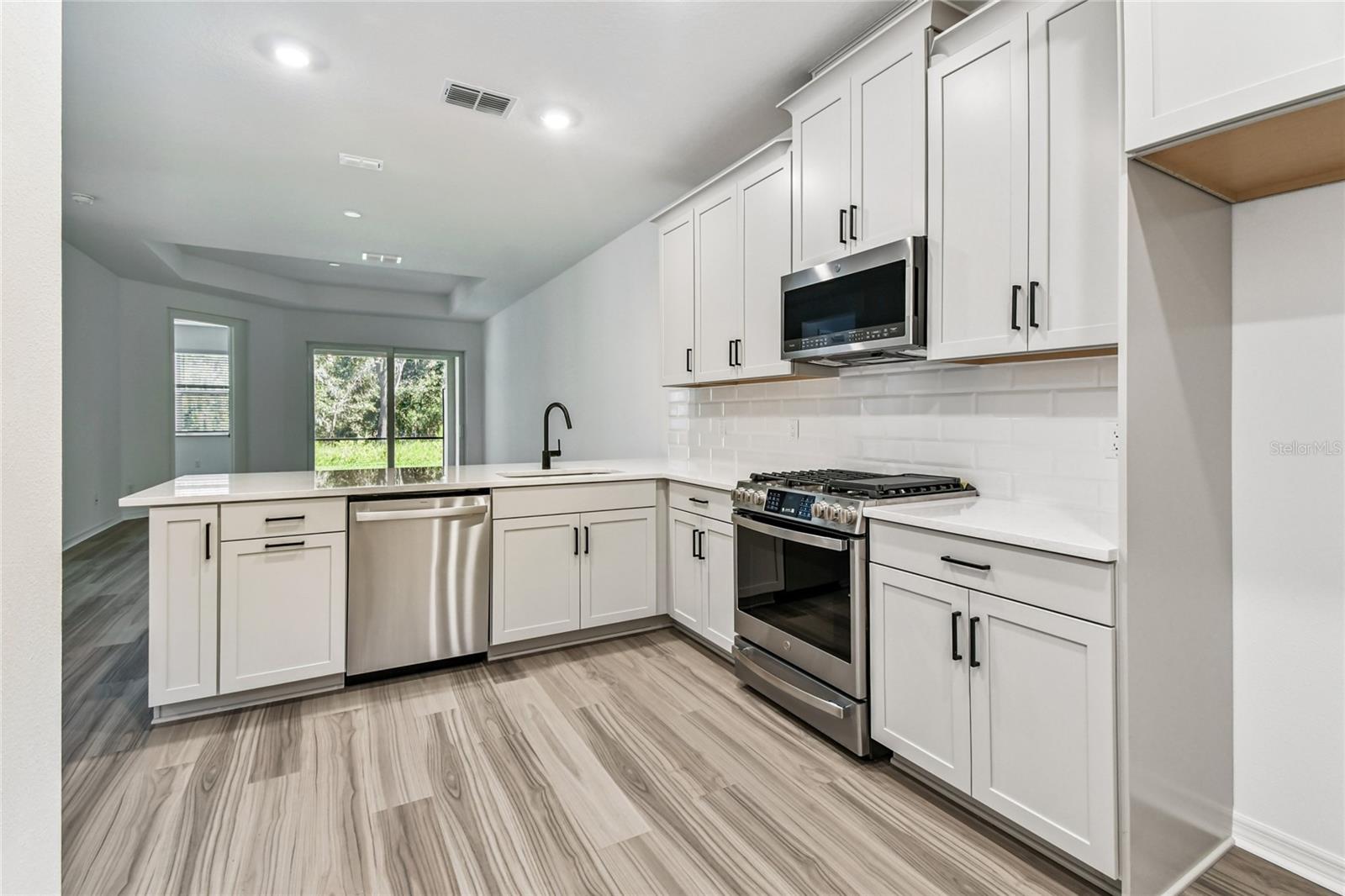 SWEETWATER VILLAS AT LAKEWOOD RANCH - Residential