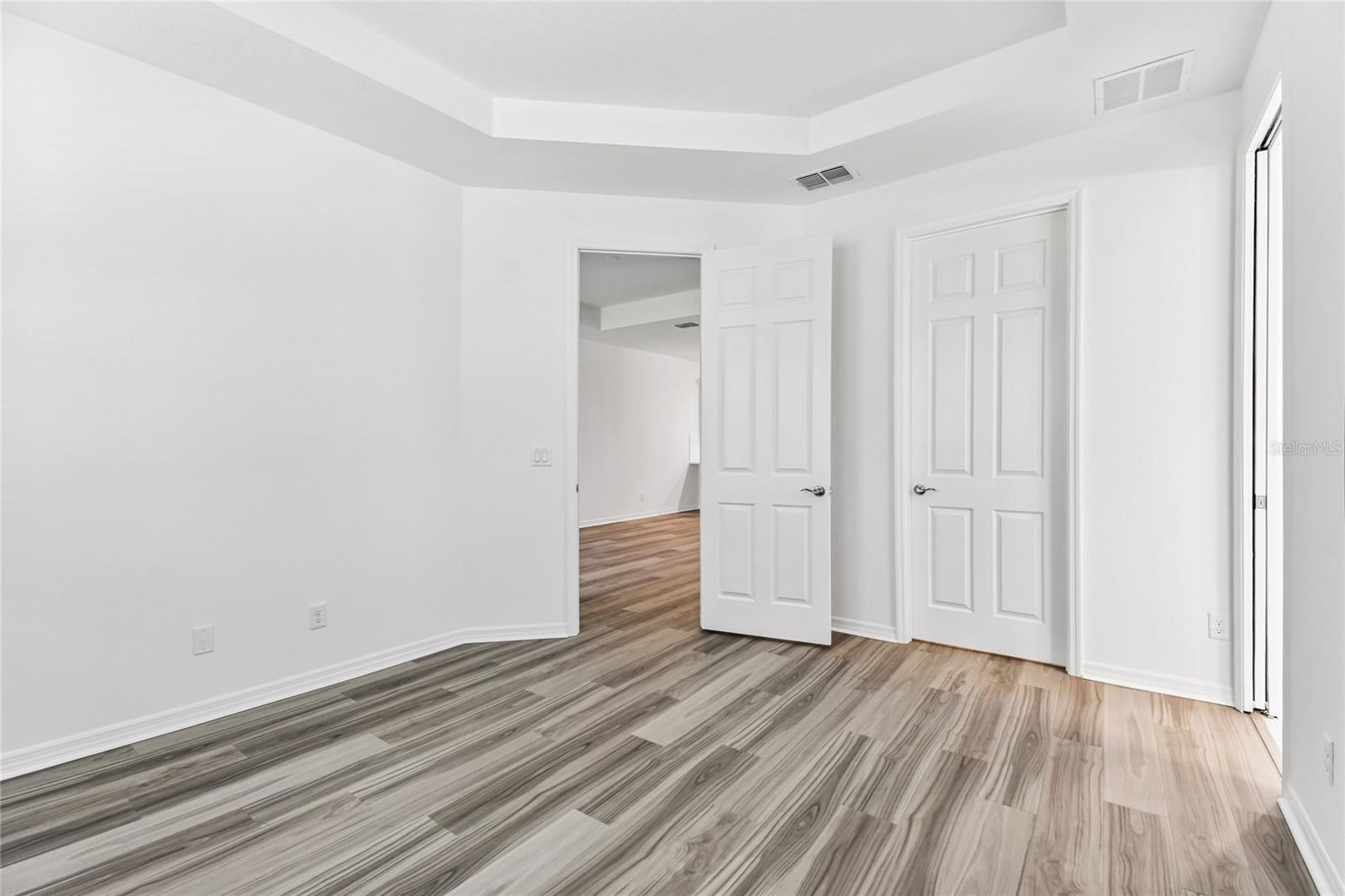 SWEETWATER VILLAS AT LAKEWOOD RANCH - Residential