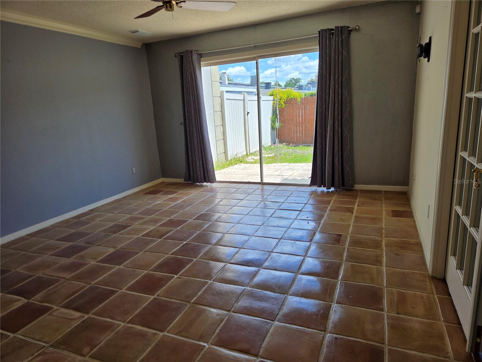 907 HILLARY COURT 5