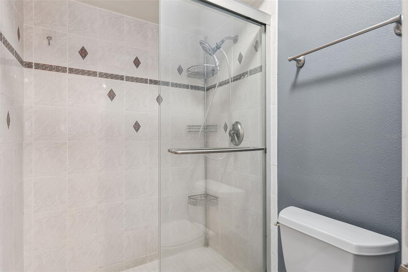 COUNTRY CLUB TWNHS WEST - Residential