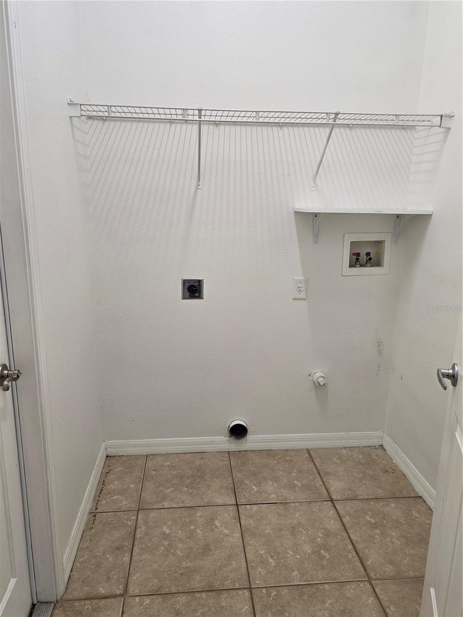 HUNTERS LAKE PH 02 - Residential