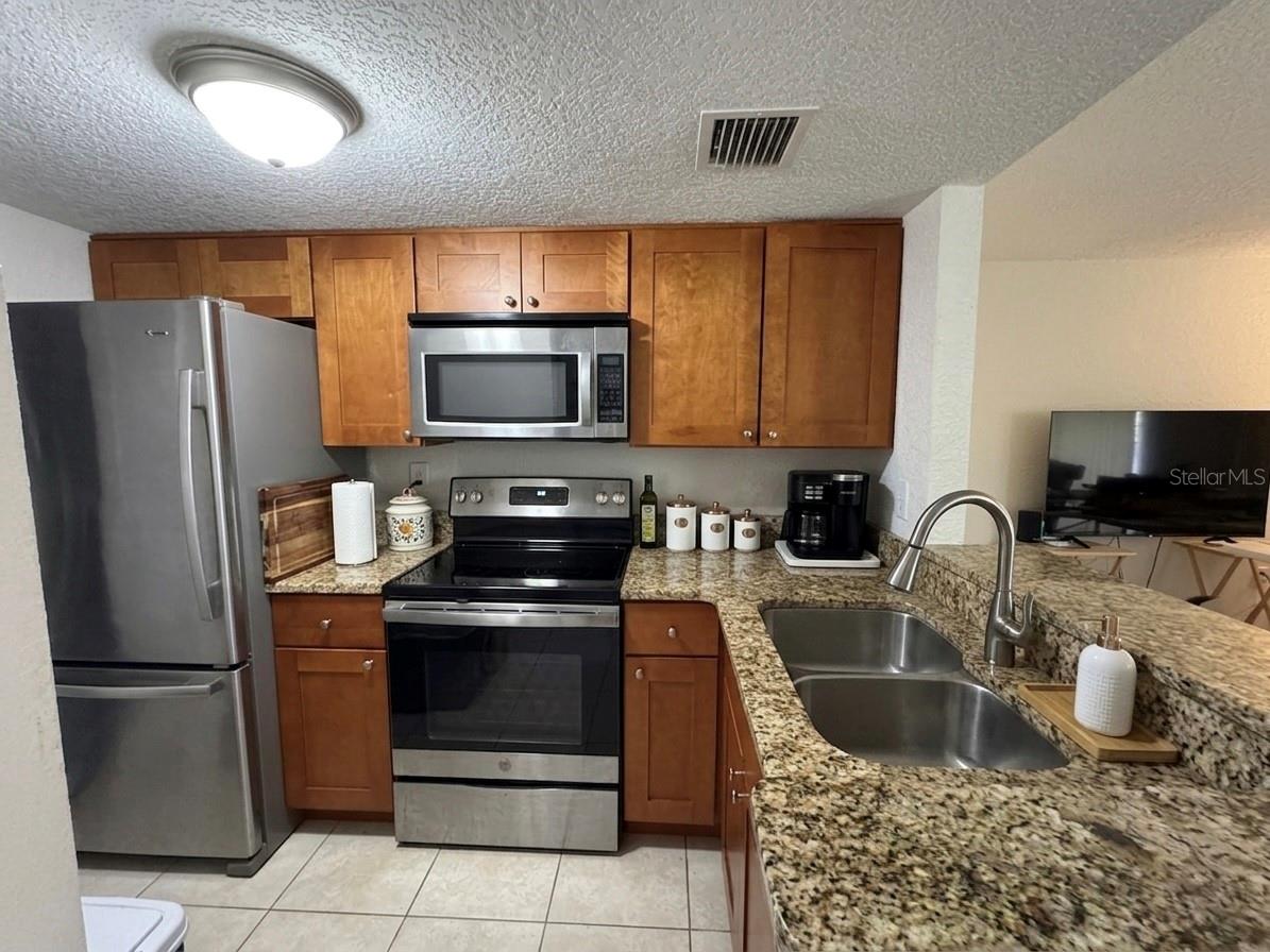 554 ORANGE DRIVE 15