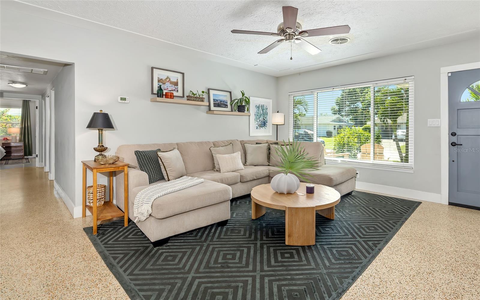 SOUTH GATE - Residential