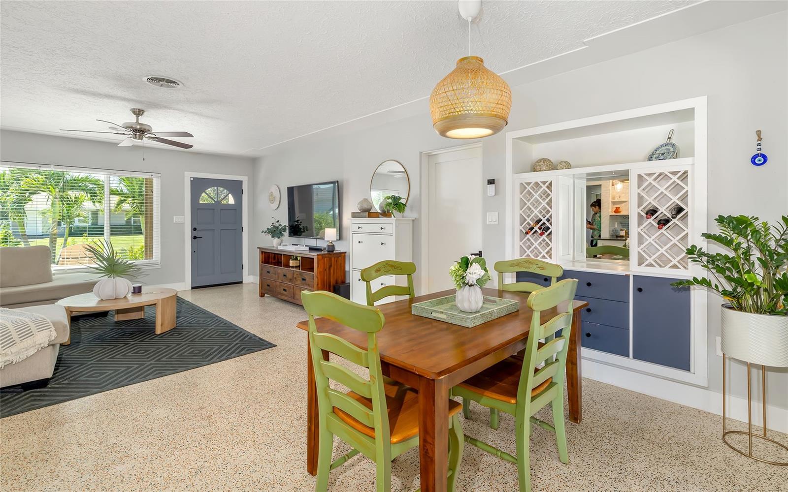 SOUTH GATE - Residential