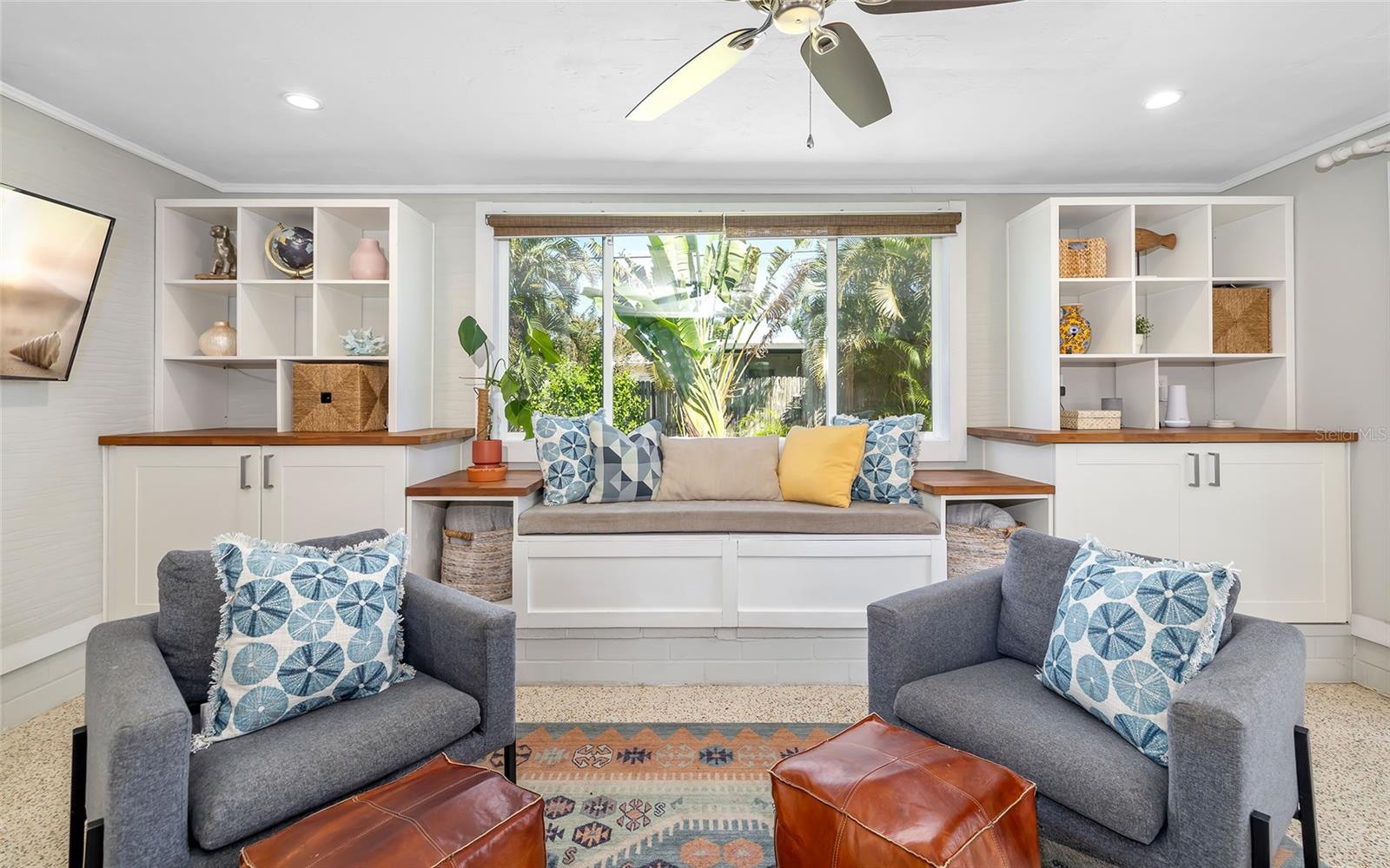 SOUTH GATE - Residential