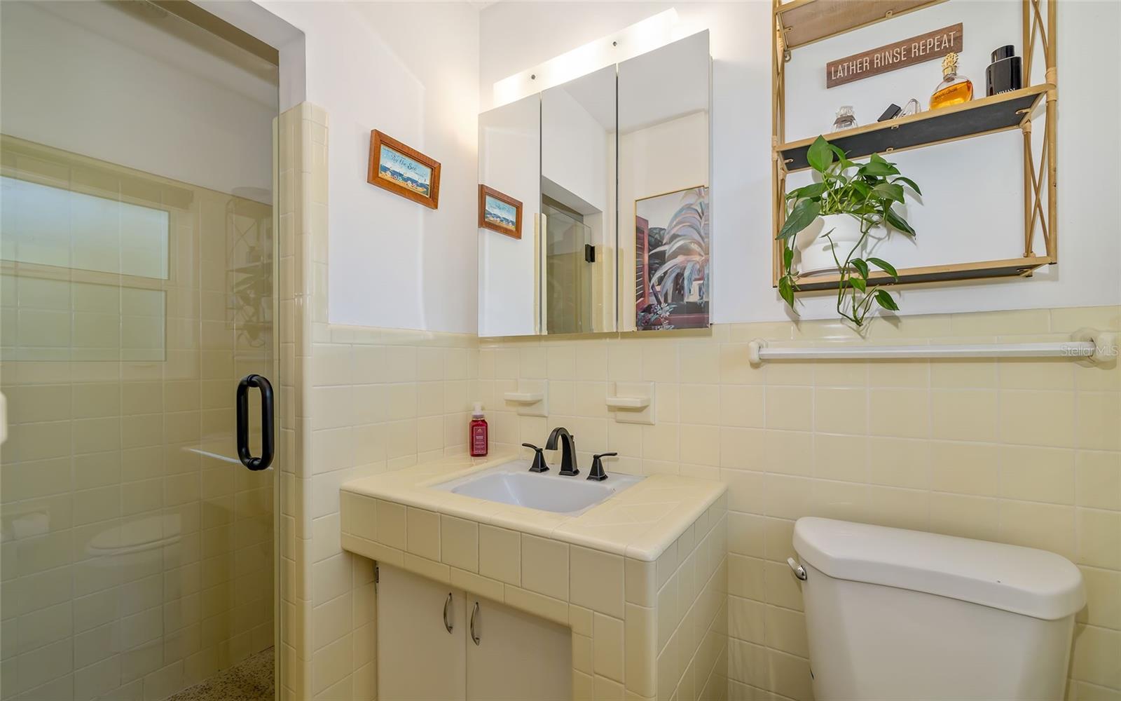 SOUTH GATE - Residential