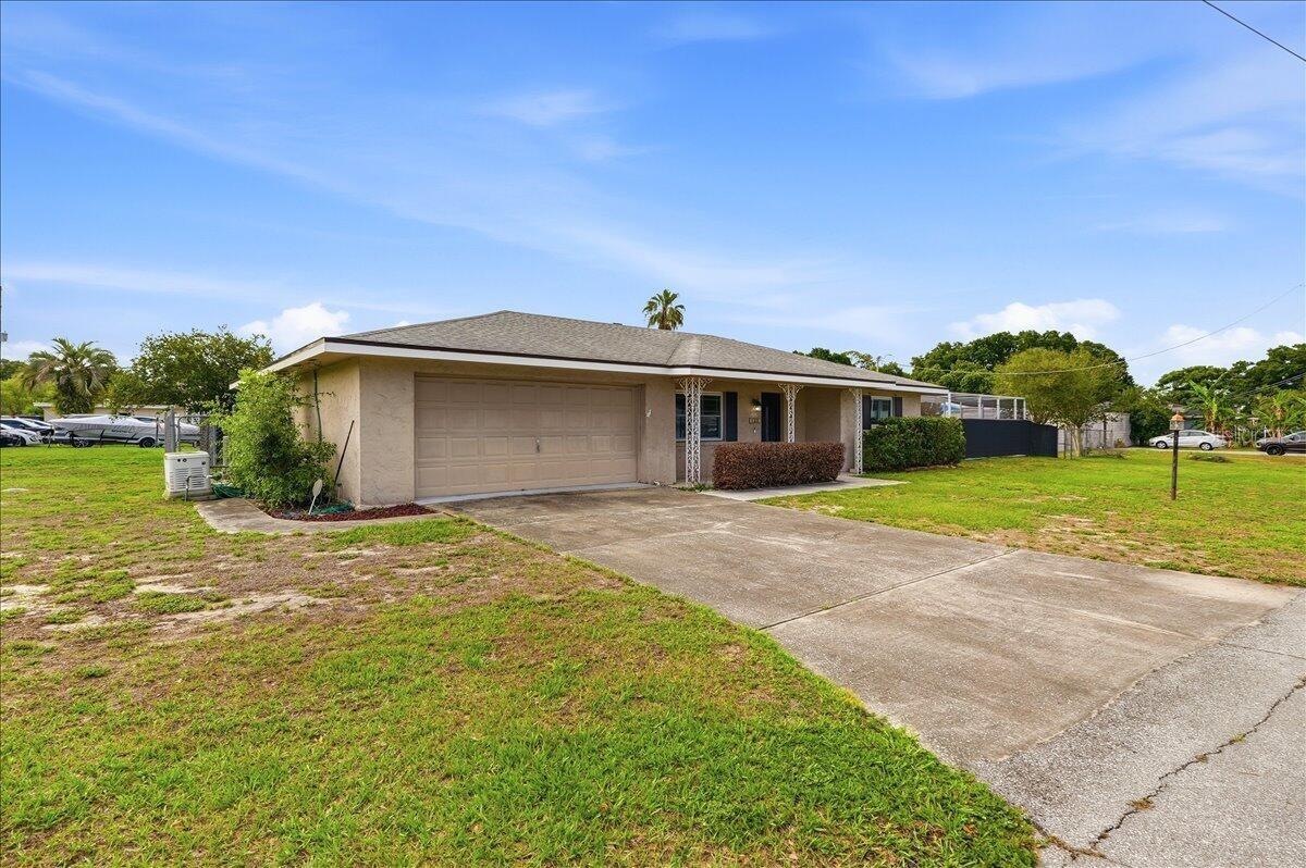 ELOISE WOODS EAST LAKE MARIAM UNIT - Residential
