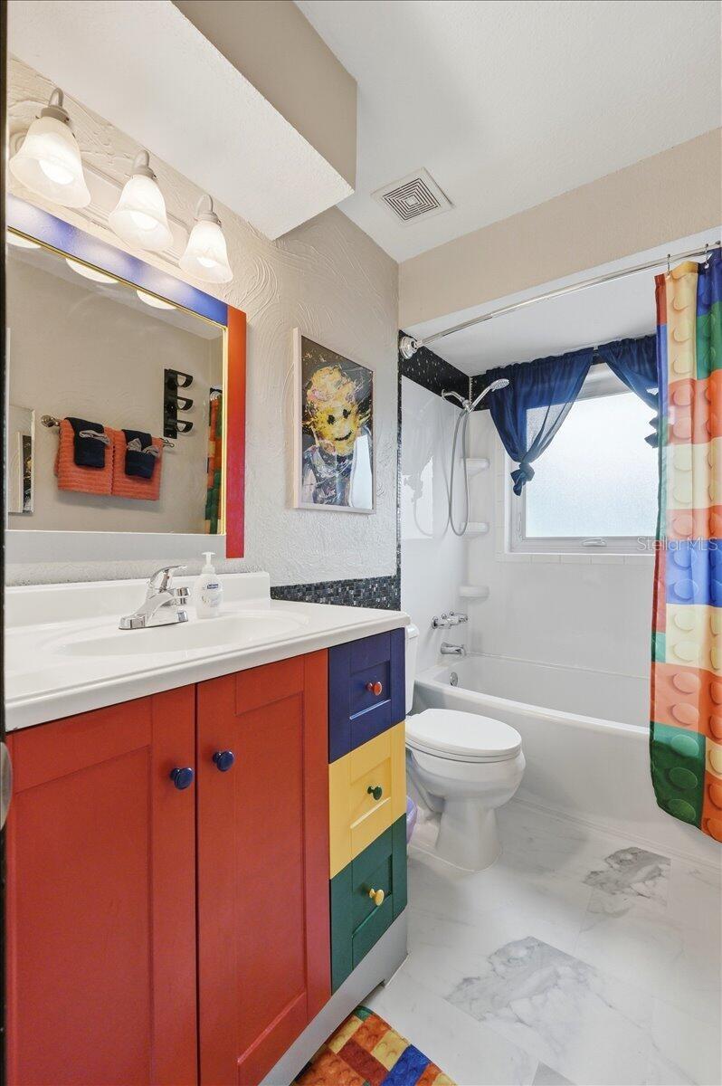 ELOISE WOODS EAST LAKE MARIAM UNIT - Residential