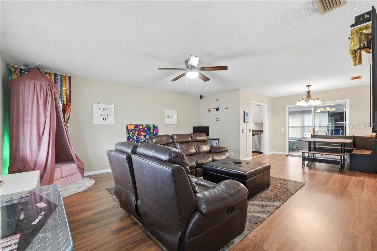 ELOISE WOODS EAST LAKE MARIAM UNIT - Residential
