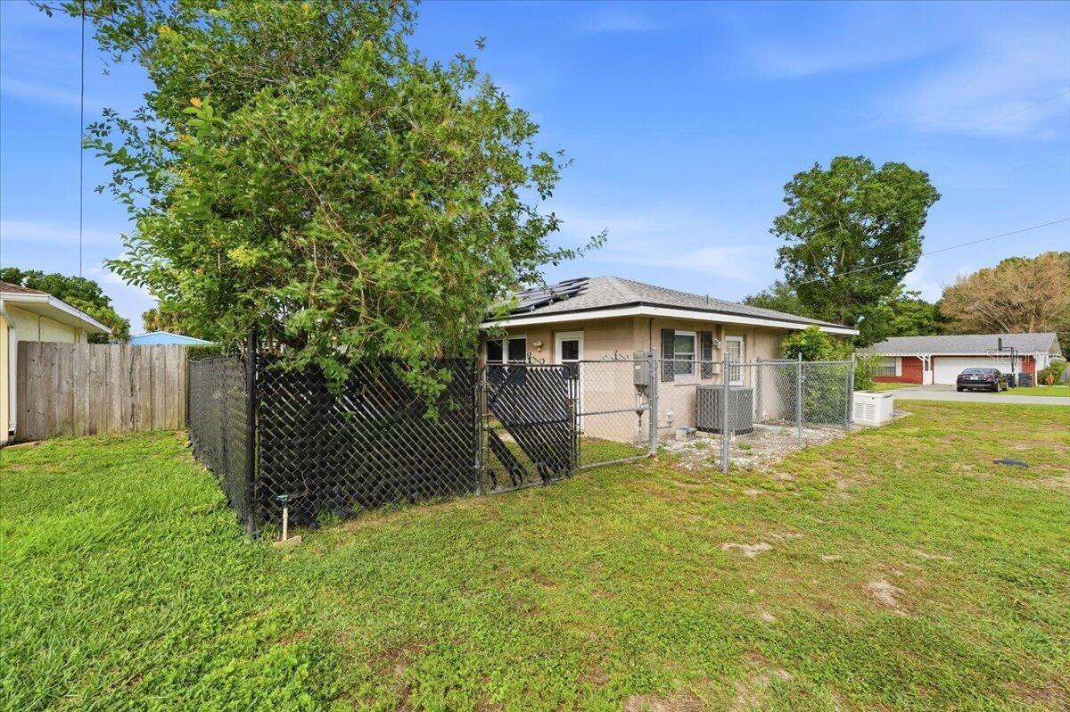 ELOISE WOODS EAST LAKE MARIAM UNIT - Residential