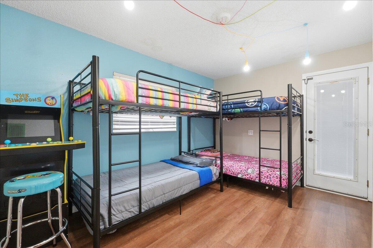 ELOISE WOODS EAST LAKE MARIAM UNIT - Residential