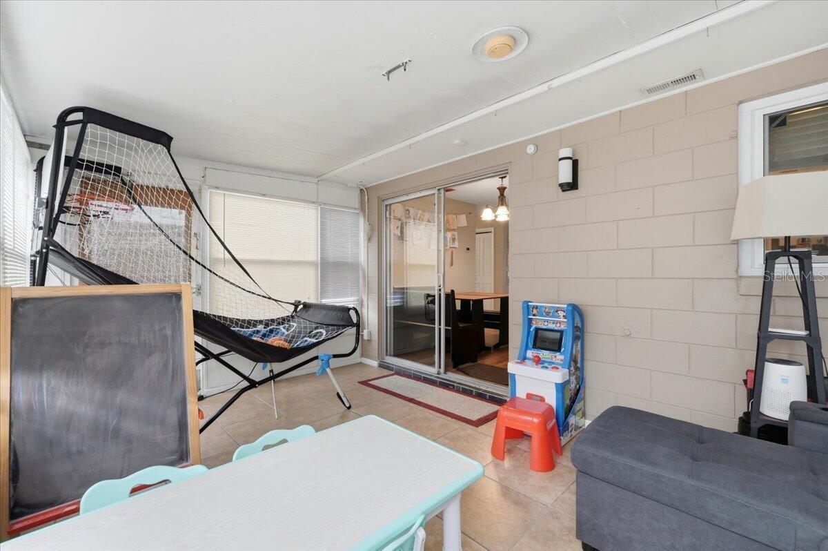 ELOISE WOODS EAST LAKE MARIAM UNIT - Residential