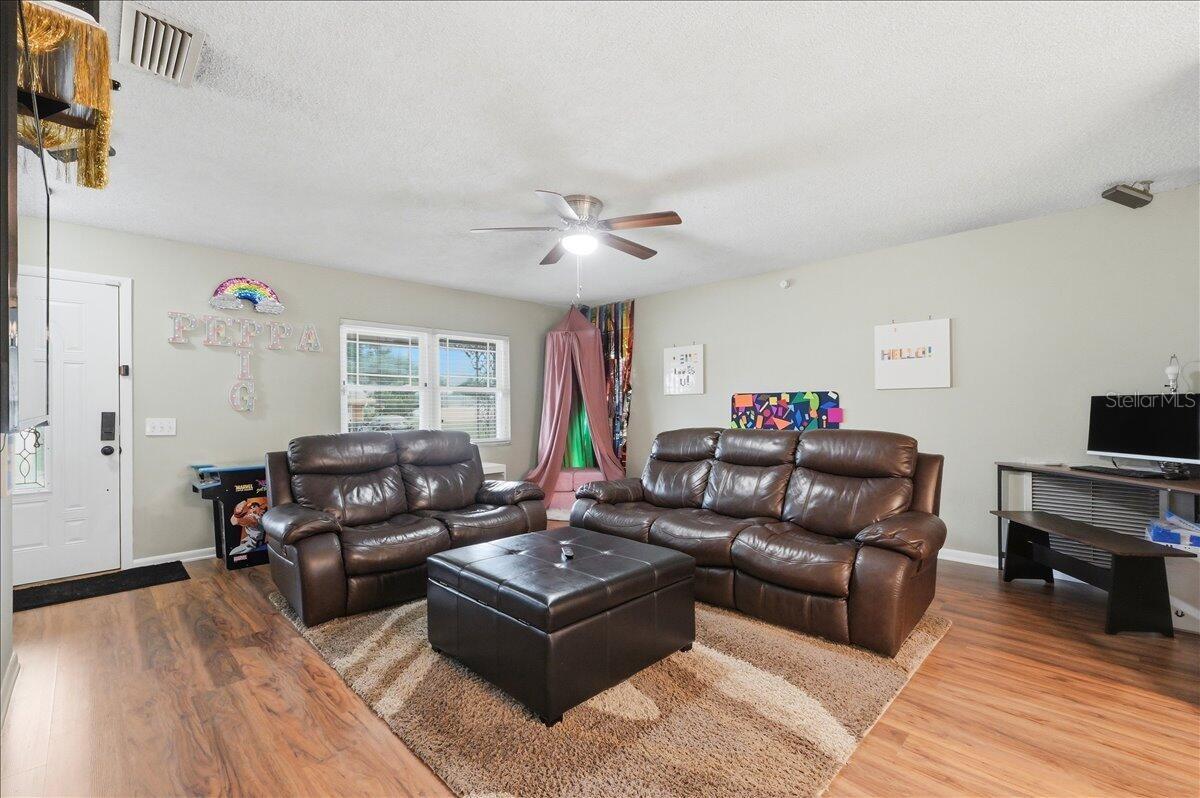 ELOISE WOODS EAST LAKE MARIAM UNIT - Residential