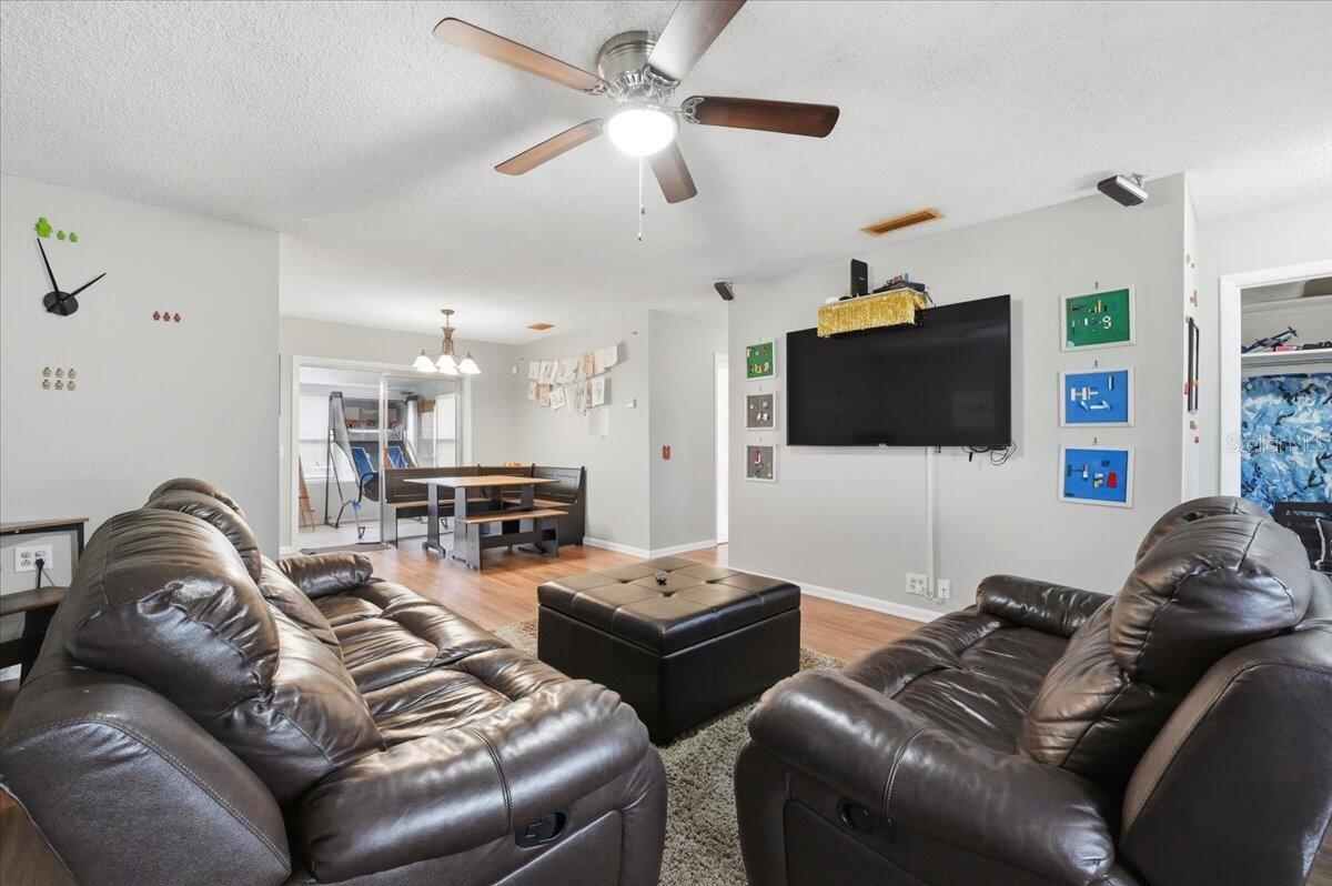 ELOISE WOODS EAST LAKE MARIAM UNIT - Residential