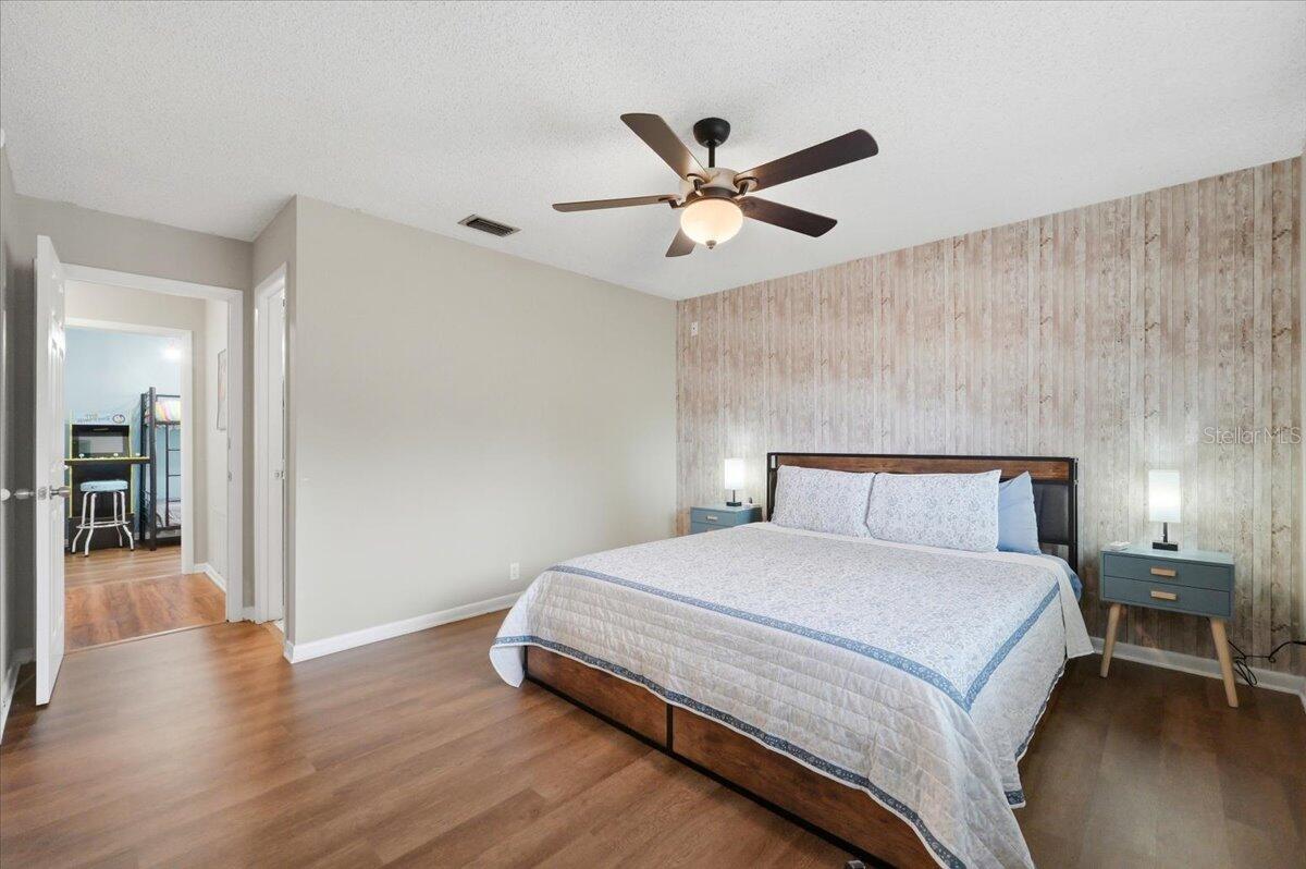 ELOISE WOODS EAST LAKE MARIAM UNIT - Residential