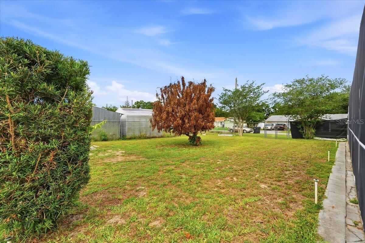 ELOISE WOODS EAST LAKE MARIAM UNIT - Residential