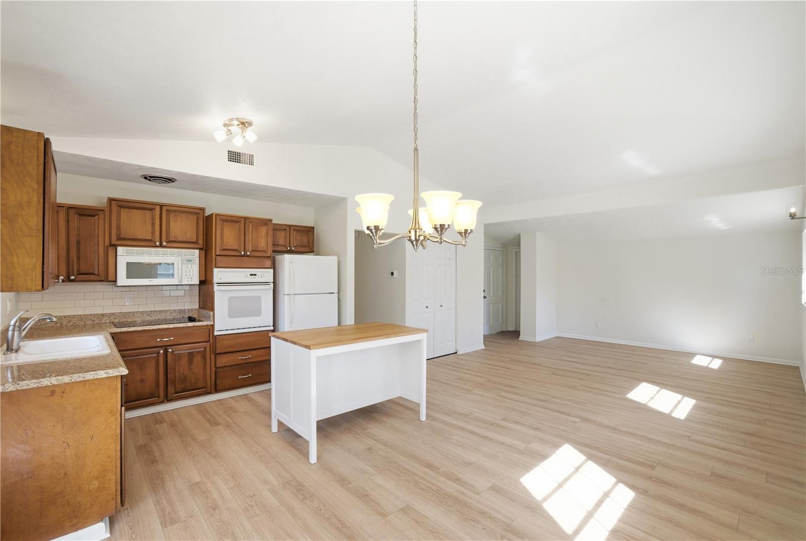 EASTBROOK - Residential