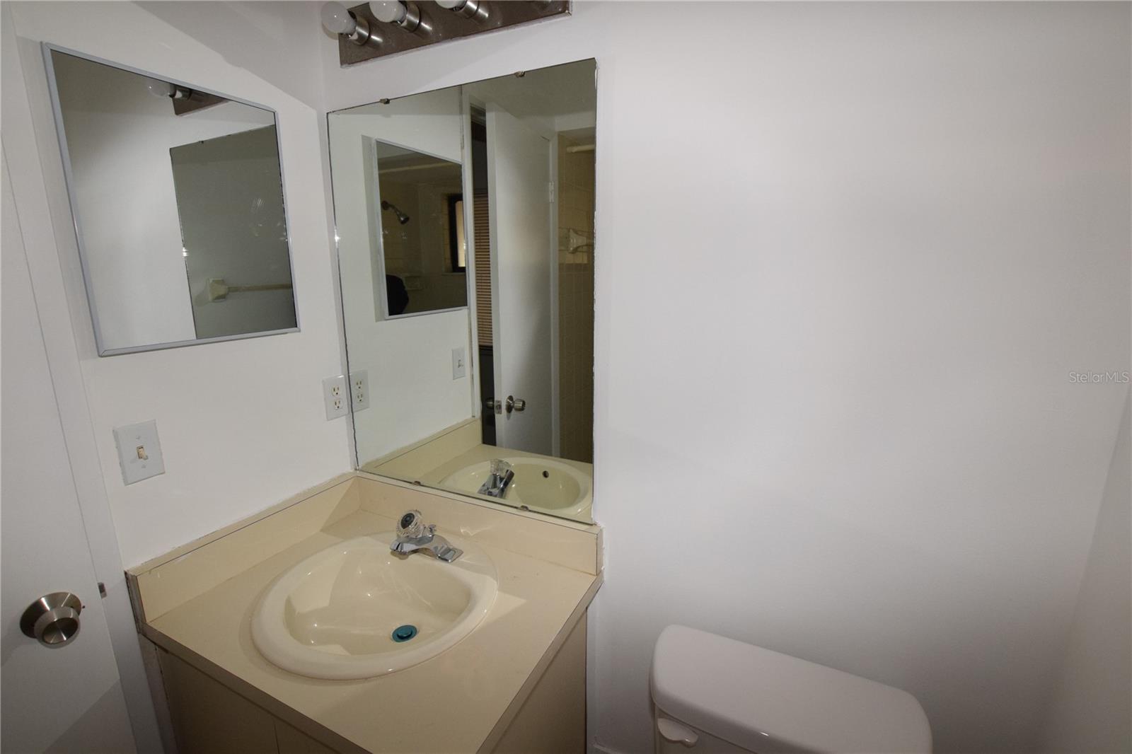 HIAWASSEE LANDINGS - Residential Lease